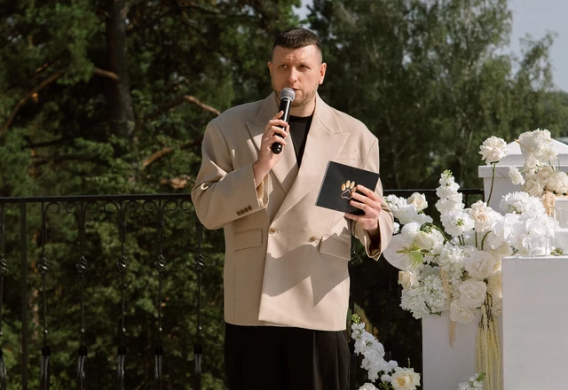 Ведущий Алексей Котов - фото 2