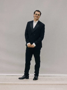 Ведущий Александр Ляпин - фото 3