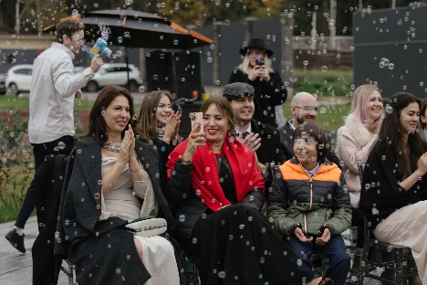 Ведущий Александр Ляпин - фото 20