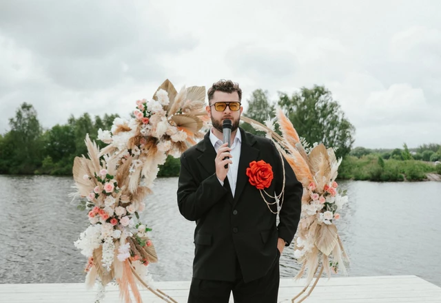 Ведущий Вячеслав Маркин - фото 2