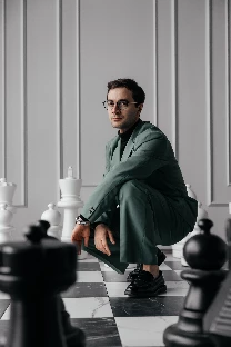 Ведущий Максим Арутюнов - фото 19