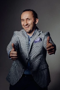 Ведущий Игорь Осипов - фото 19