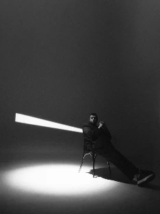 Ведущий Алексей Котов - фото 15