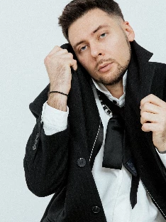 Ведущий Роман Кузьмичев - фото 4