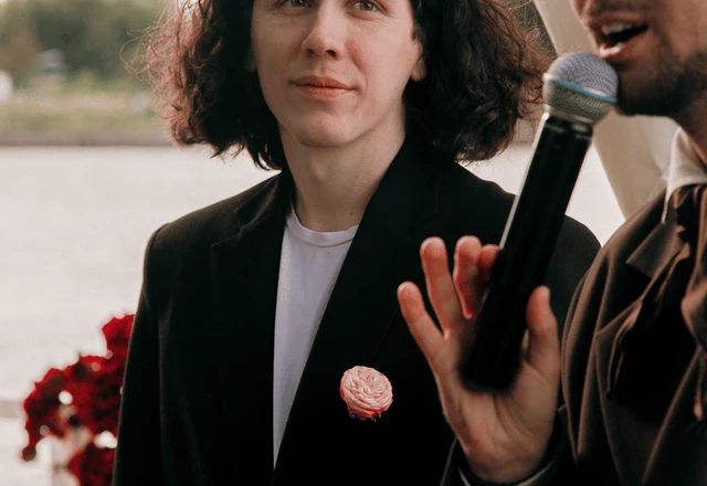 Ведущий Роман Кузьмичев - слайд 1