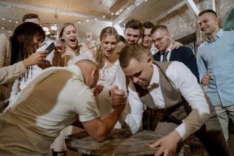 Ведущий Наиль Алиев - фото 12