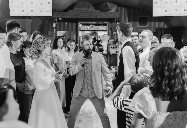 Ведущий Артём Яковлев - слайд 8