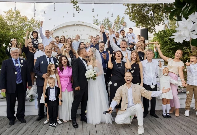 Ведущий Артём Яковлев - слайд 2