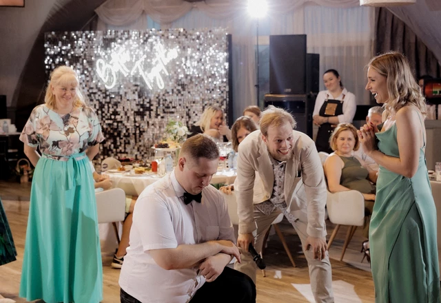 Ведущий Артём Яковлев - слайд 11