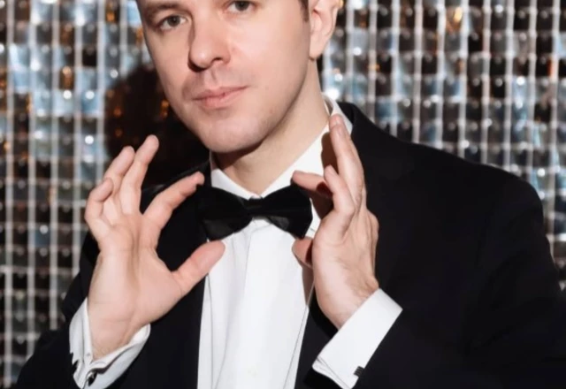 Ведущий Руслан Варламов - фото 6