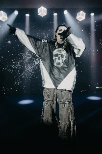 Ведущий Макс Терещенко - фото 16