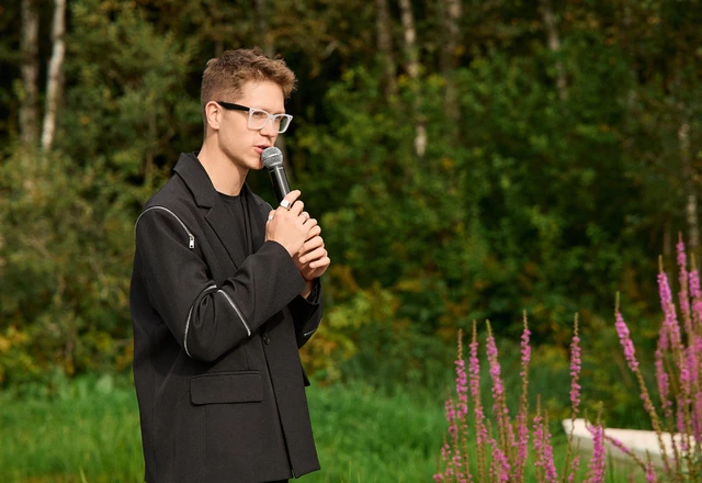 Ведущий Макс Терещенко | На стеклянной веранде - фото 223