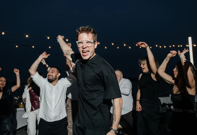 Ведущий Макс Терещенко - фото 1