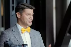 Ведущий Борис Елисеев - фото 15