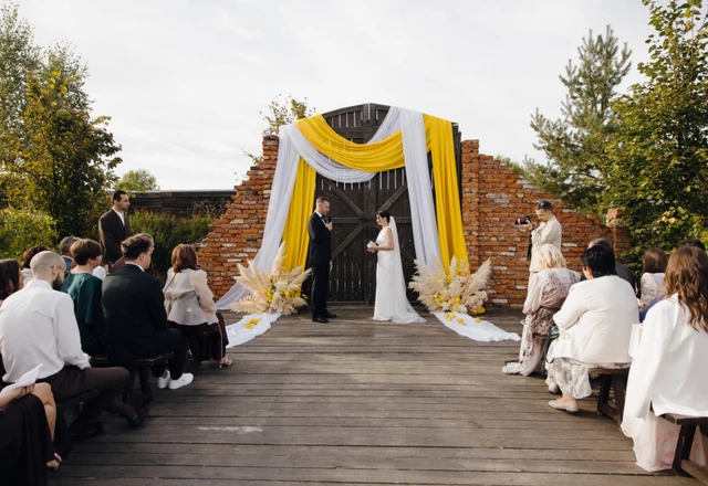 Ведущий Антон Климук - фото 4