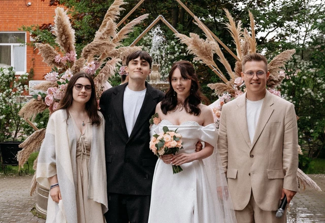 Ведущий Роман Гришин | Кирилл и Александра - фото 220