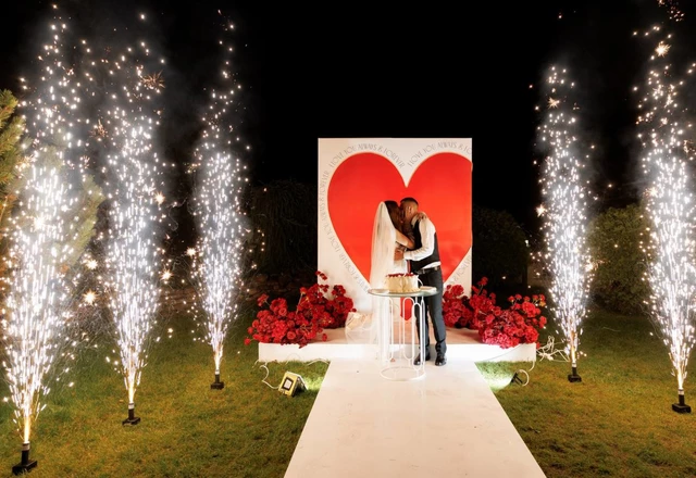 Четыре линии | Красно-белая свадьба