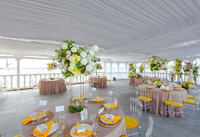 База отдыха Троицкое  Веранда «Сансет» - фото 2