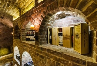 Ресторан La Taverna / Ла Таверна Винный погреб - зона отдыха - фото 5