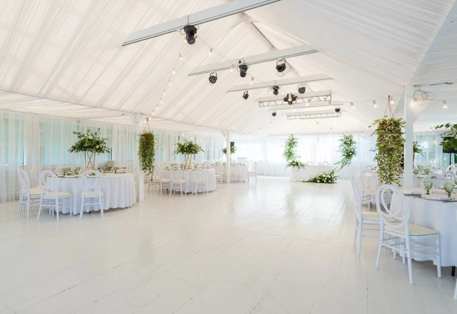 Ресторан Мореман в яхт-клубе Аврора Большая веранда  - фото 5