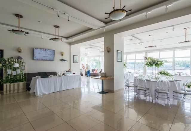 Ресторан Мореман в яхт-клубе Аврора Панорамный банкетный зал - фото 8