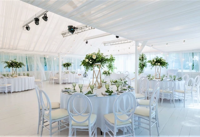 Ресторан Мореман в яхт-клубе Аврора Большая веранда 