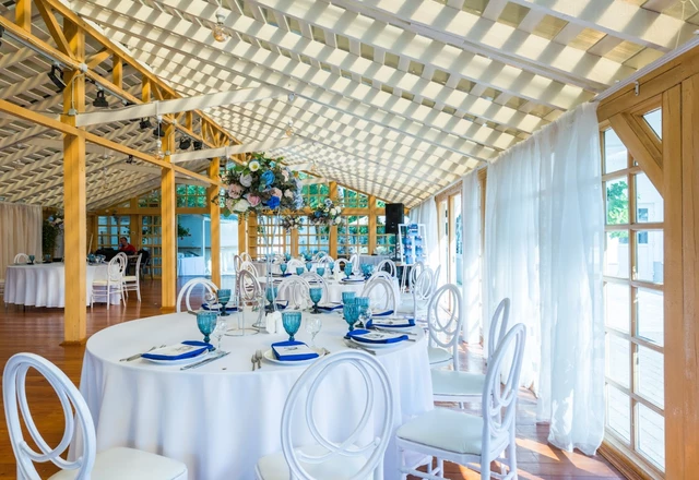 Ресторан Мореман в яхт-клубе Аврора Малая веранда  - фото 8