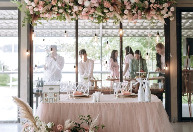 Флорист-декоратор Ангелина Незабудкина | Арсений и Алина 