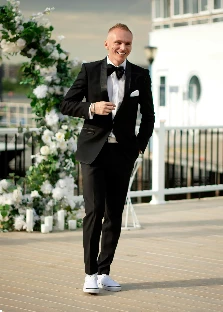 Искренний и позитивный ведущий Виталий Мочалов - фото 10