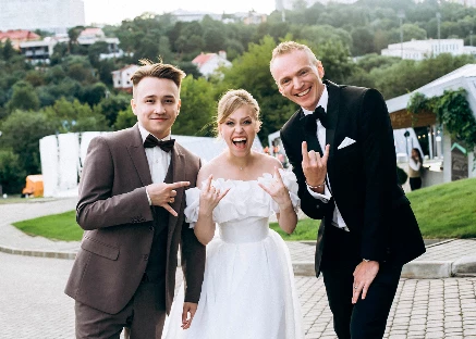 Искренний и позитивный ведущий Виталий Мочалов - фото 6