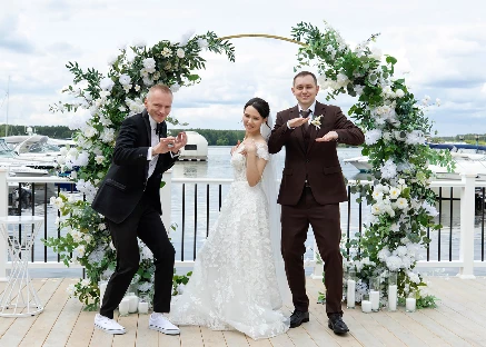 Искренний и позитивный ведущий Виталий Мочалов - фото 5