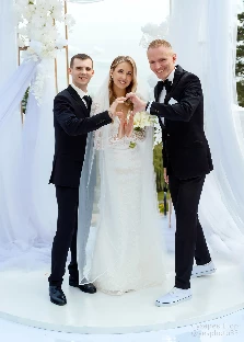 Искренний и позитивный ведущий Виталий Мочалов - фото 17