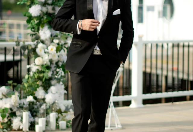 Искренний и позитивный ведущий Виталий Мочалов - слайд 9