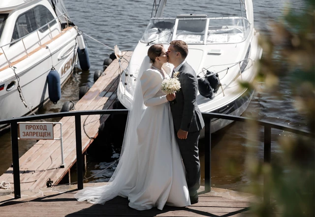 Искренний и позитивный ведущий Виталий Мочалов | Женя & Яна