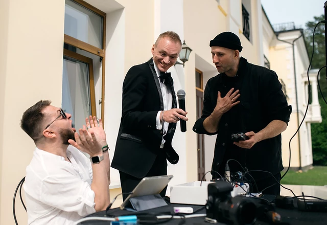 Искренний и позитивный ведущий Виталий Мочалов - фото 4