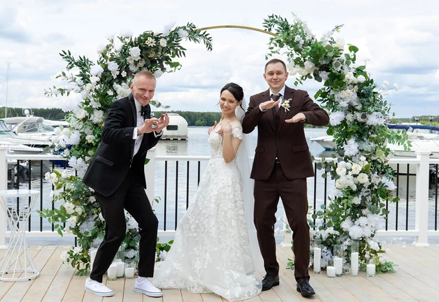 Искренний и позитивный ведущий Виталий Мочалов - фото 4