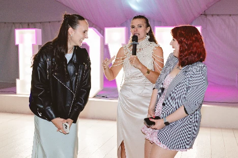 Ведущая Анна Леонович - фото 7