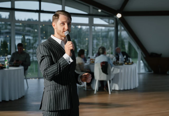 Ведущий Данил Сила  - фото 2