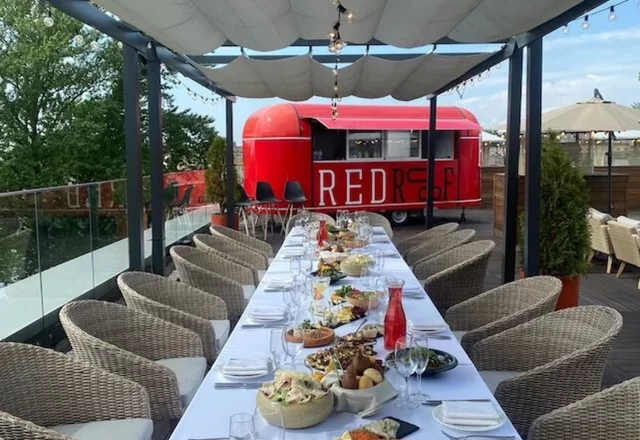 Гостинично-ресторанный комплекс Red Stars / Рэд Старс Event-пространство Red Roof на крыше отеля  - фото 5