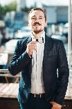 Ведущий Артем Поляков - фото 7