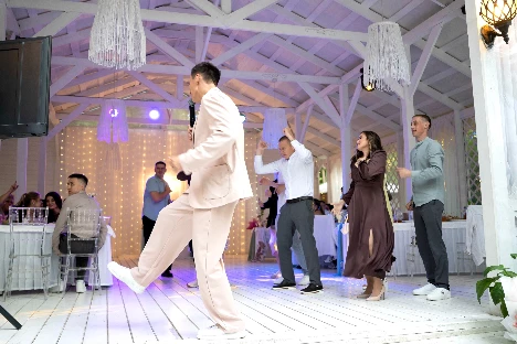 Ведущий Владислав Поздеев - фото 4