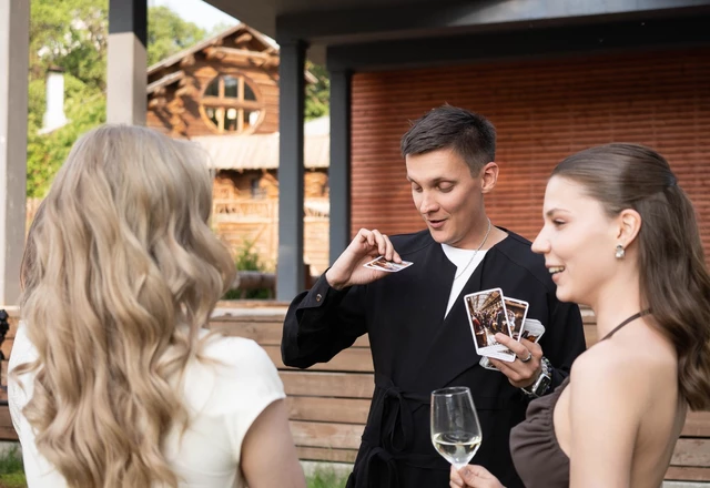 Ведущий Владислав Поздеев - фото 4