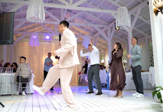 Ведущий Владислав Поздеев - фото 3