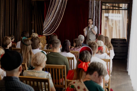 Ведущий в счастье Дмитрий Захаров - фото 3