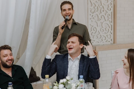 Ведущий Дмитрий Захаров - фото 13