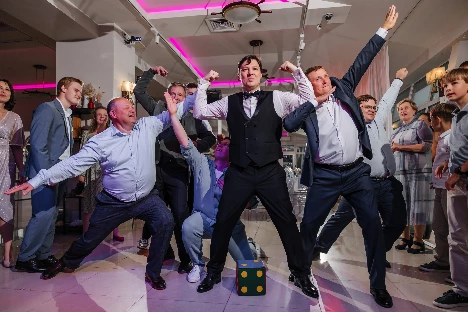 Ведущий Бондаренко Максим - фото 19