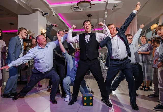 Ведущий Бондаренко Максим - слайд 18