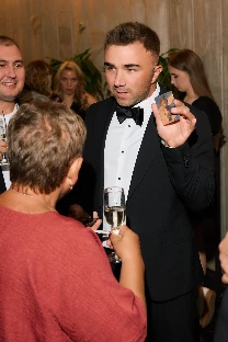 Ведущий Илья Козырь - фото 15