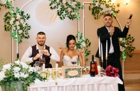 Ведущий Илья Козырь - фото 2