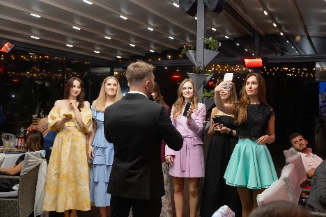 Ведущий Илья Козырь - фото 8